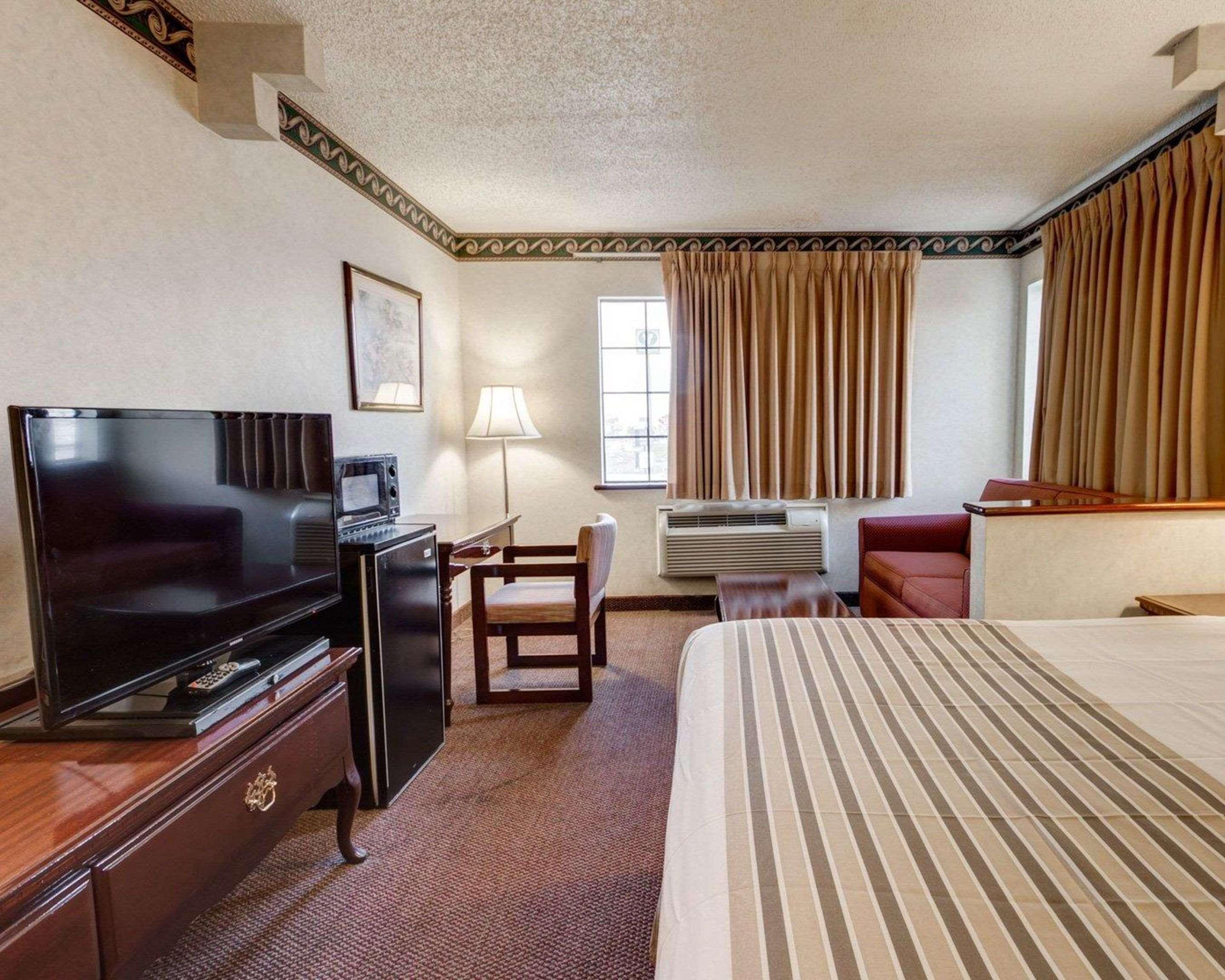 Econo Lodge Inn & Suites El Paso Extérieur photo