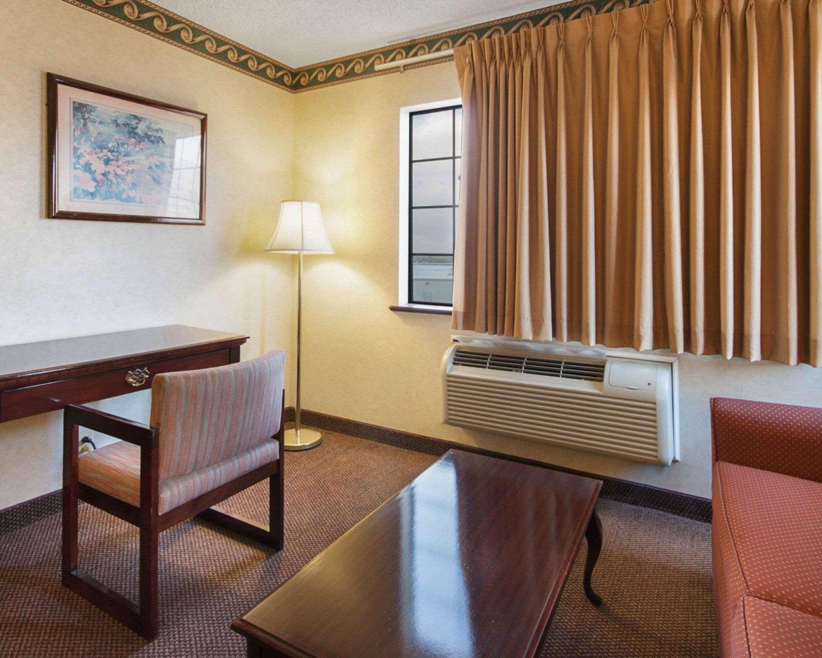 Econo Lodge Inn & Suites El Paso Extérieur photo