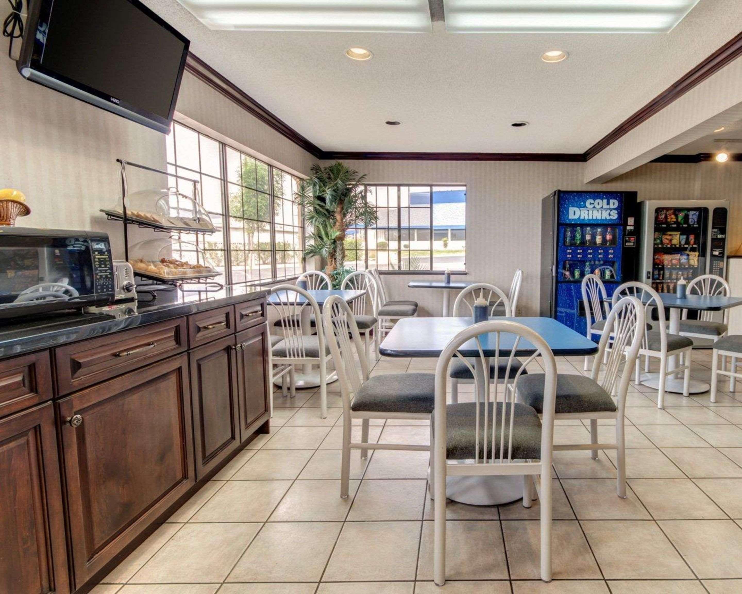Econo Lodge Inn & Suites El Paso Extérieur photo