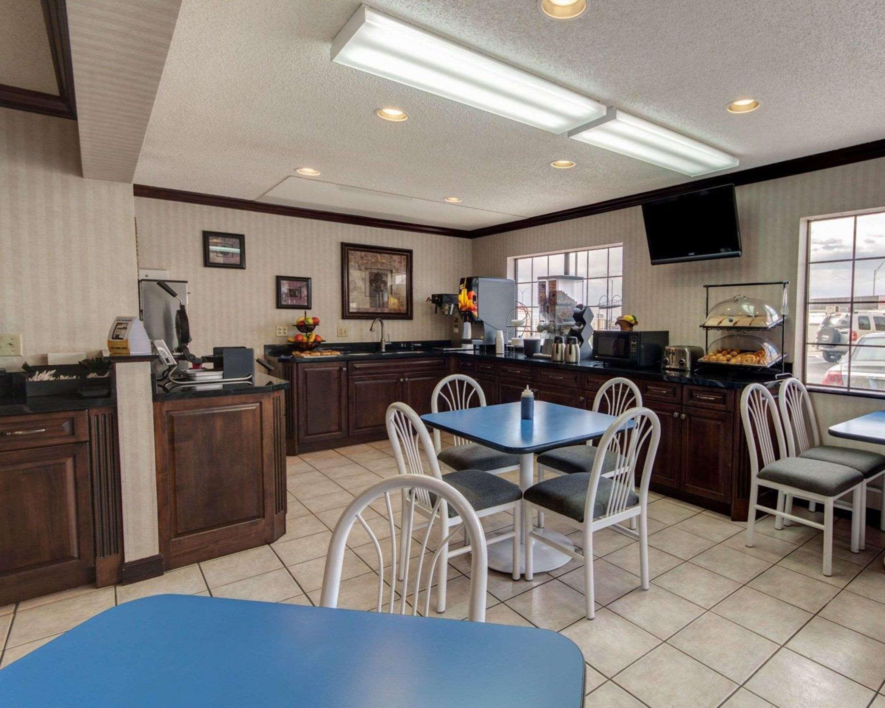 Econo Lodge Inn & Suites El Paso Extérieur photo